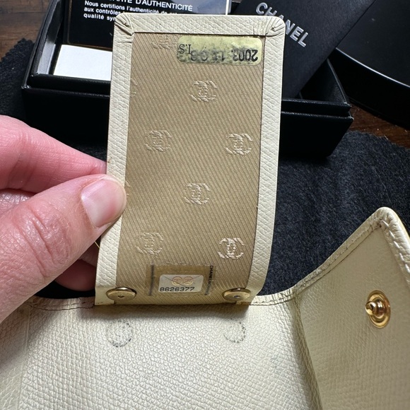 Full Inclusion Chanel 6 Key Holder - Picture 11 of 16